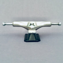 Load image into Gallery viewer, Enuff Decade Pro Satin Trucks - Black